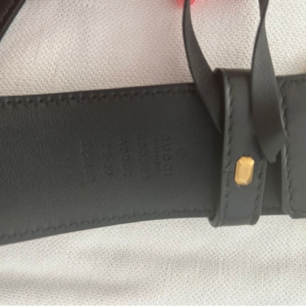 Gucci Black Leather Belt with Gold Buckle - Picture 3 of 4